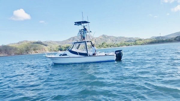 32-Feet Charter, Fishing Charter near Riu in Guanacaste