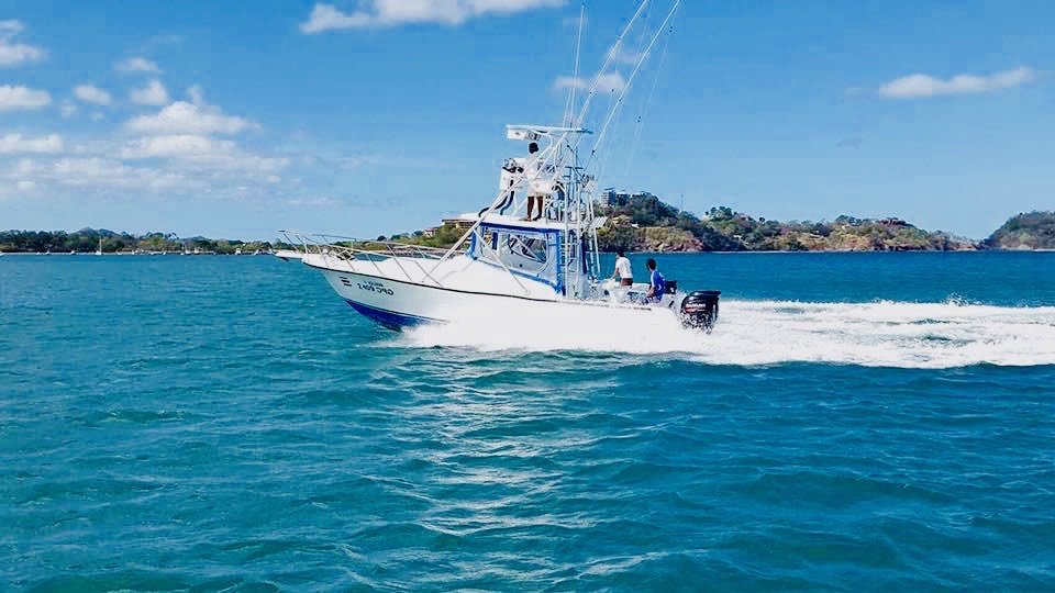 33ft Charter: Sport Fishing in Guanacaste